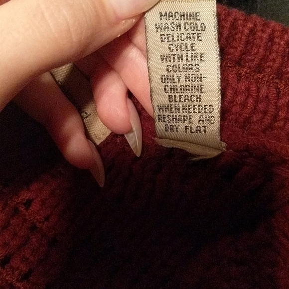 i.e. relaxed maroon crocheted sweater cardigan - Picture 4 of 4